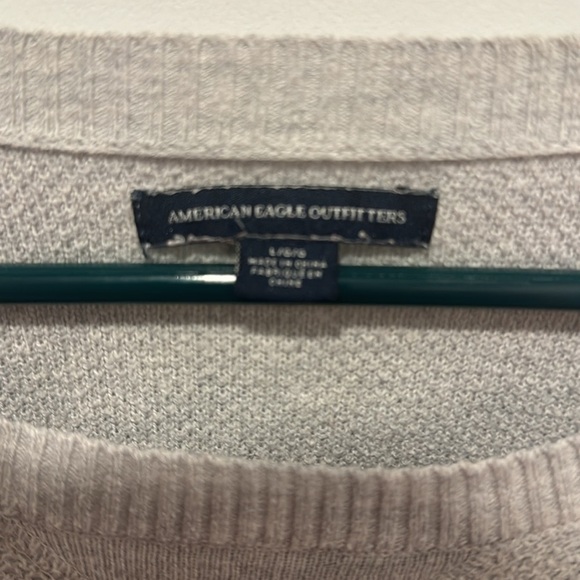 American Eagle Outfitters AE Gray V-neck Long Sleeve Sweater Size L - Picture 2 of 3